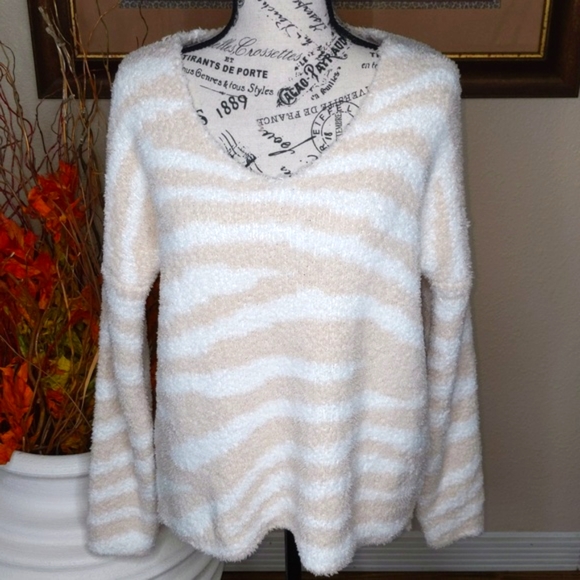 Rachel Zoe Sweater. LA/NY #134 - Picture 2 of 9